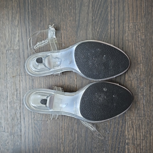 Fabulicious Kitten Heels. Size 9 (fits like  8.5) - Picture 3 of 8